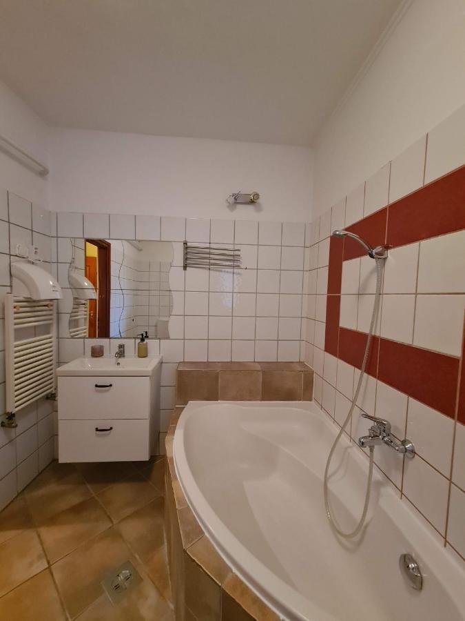 Bed and Breakfast Palantir Panzio Miskolc Exterior foto