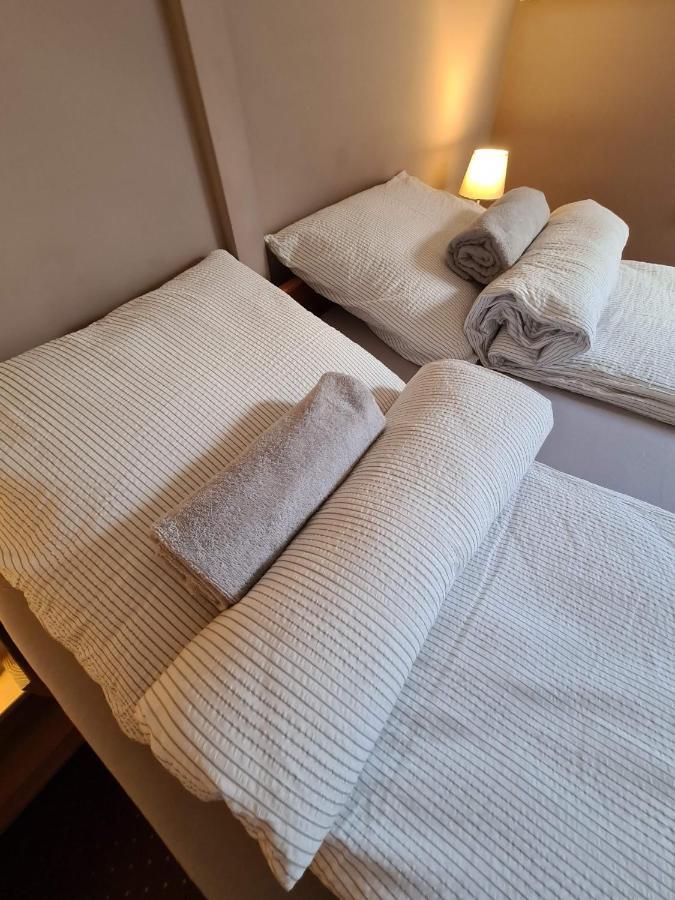 Bed and Breakfast Palantir Panzio Miskolc Exterior foto